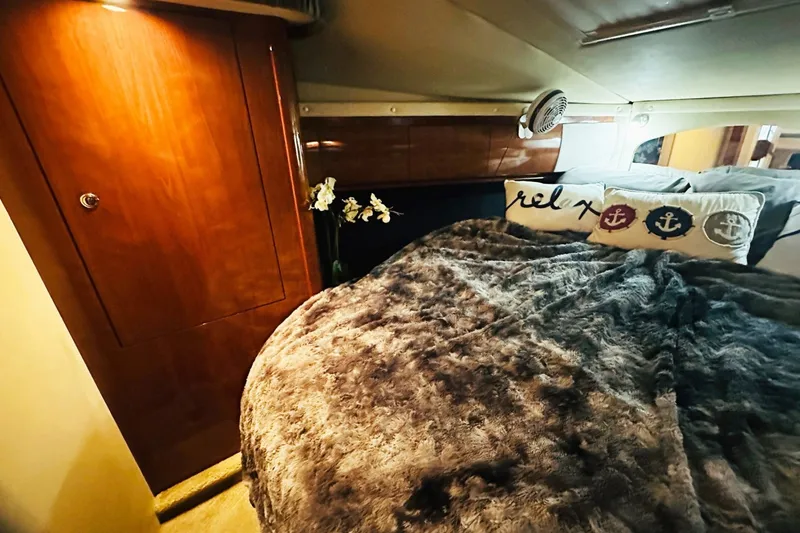 Slide: The Image of Sea Ray 420 Sundancer 2003 - 7770725