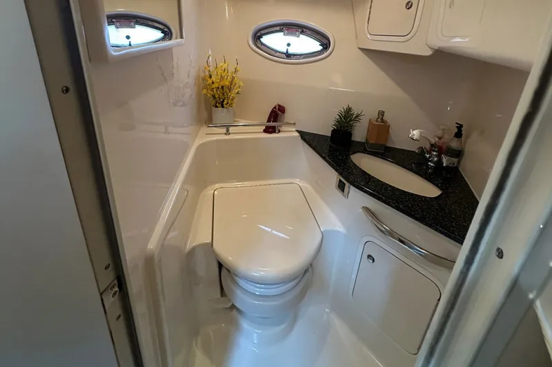 Slide: The Image of Sea Ray 420 Sundancer 2003 - 7770749
