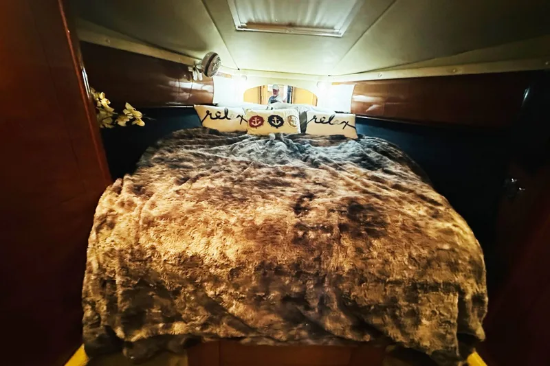 Slide: The Image of Sea Ray 420 Sundancer 2003 - 7770728