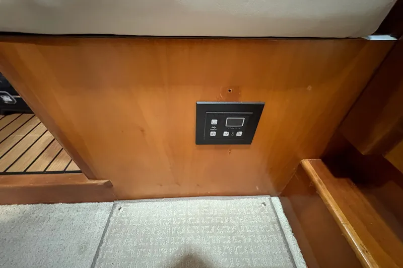 Slide: The Image of Symbol 50 Pilothouse 2003 - 7770824