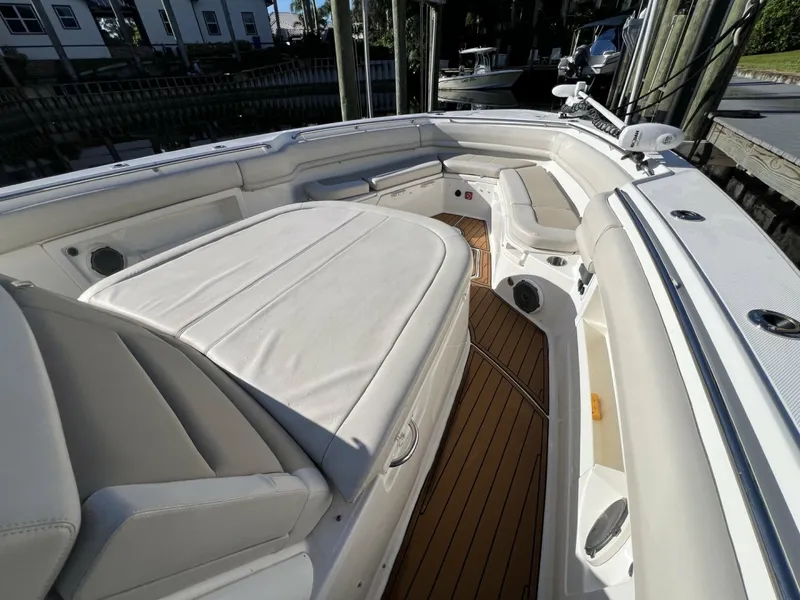Slide: The Image of Boston Whaler 380 Outrage 2017 - 7851612