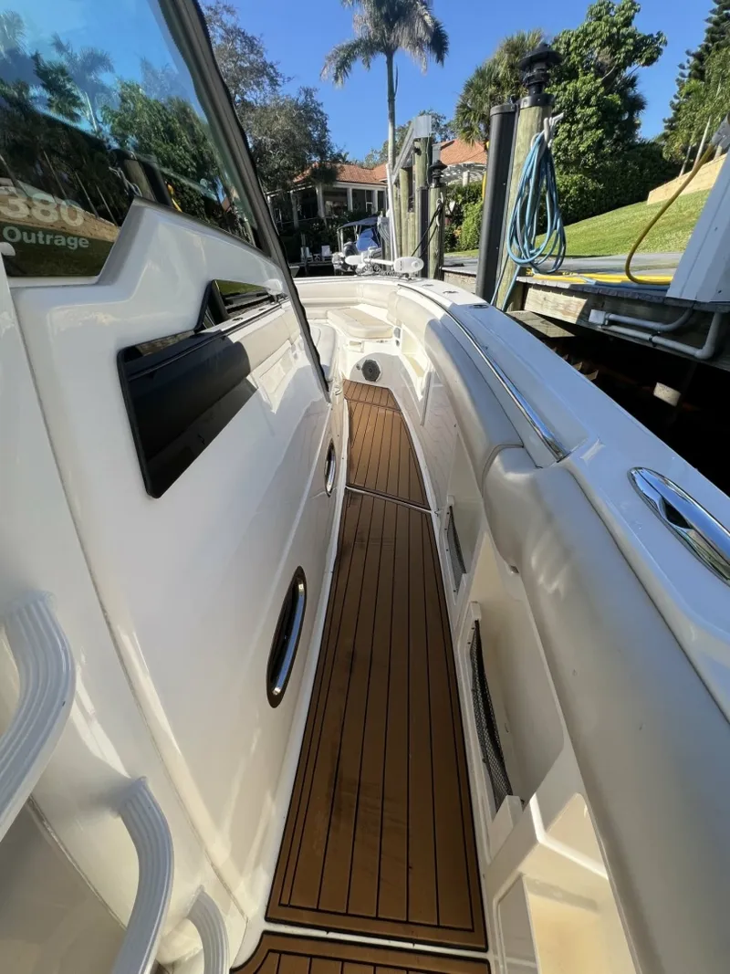 Slide: The Image of Boston Whaler 380 Outrage 2017 - 7851611