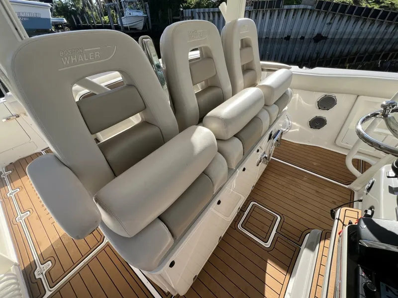 Slide: The Image of Boston Whaler 380 Outrage 2017 - 7851619
