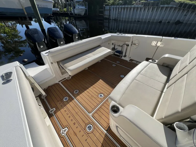 Slide: The Image of Boston Whaler 380 Outrage 2017 - 7851626
