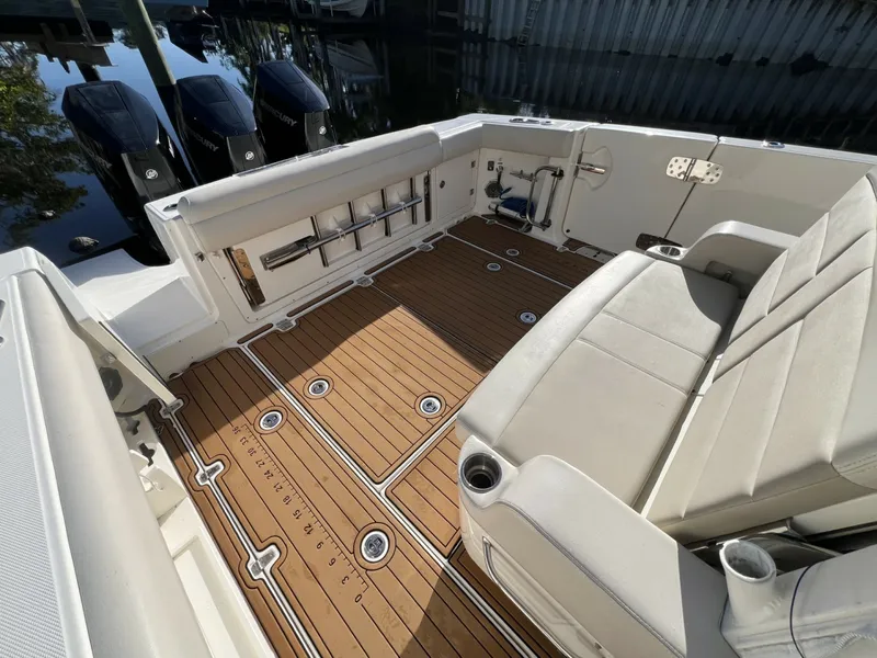 Slide: The Image of Boston Whaler 380 Outrage 2017 - 7851625