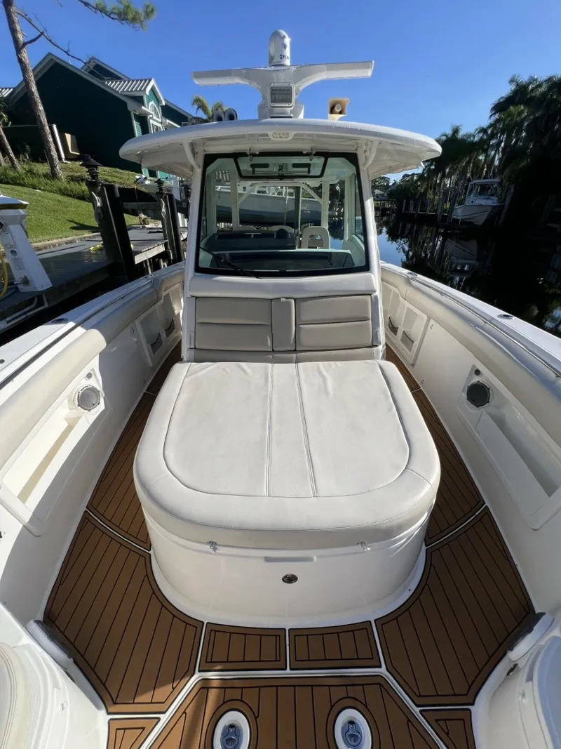 Slide: The Image of Boston Whaler 380 Outrage 2017 - 7851615