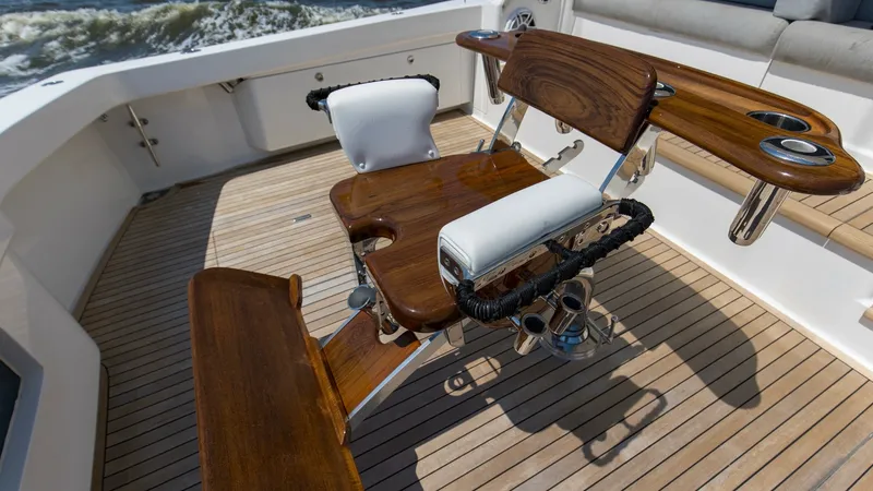 Slide: The Image of 2007 64 Viking Enclosed Bridge Reel Blues Cockpit (3) - 7795343