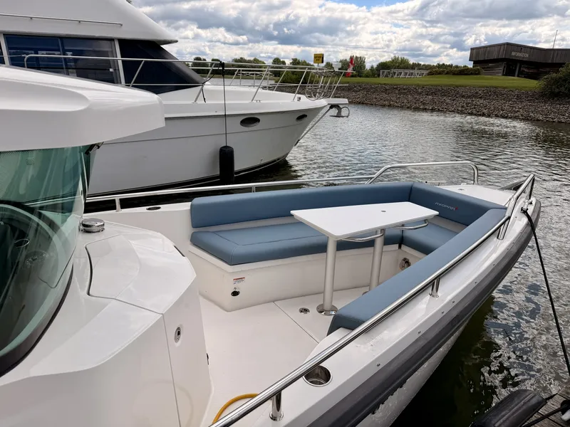 Slide: The Image of Axopar 28 XC CROSS CABIN 2018 - 7809574