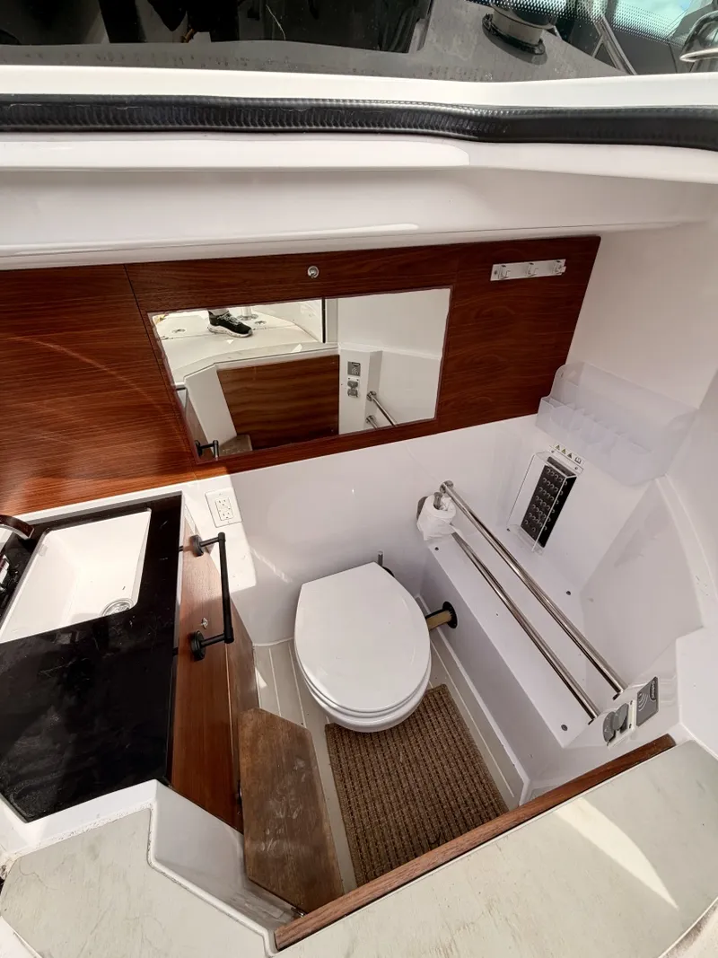 Slide: The Image of Axopar 28 XC CROSS CABIN 2018 - 7809580