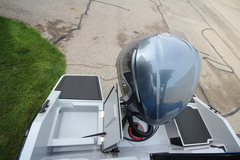 Slide: The Image of Iron 767 T-Top 2027 - 7812183