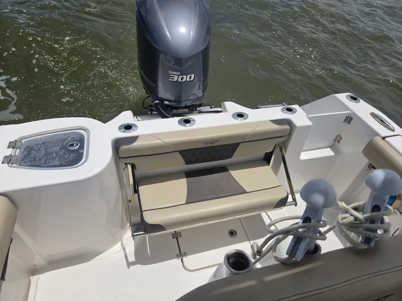 Slide: The Image of Tidewater 232 CC Adventure 2019 - 7817229