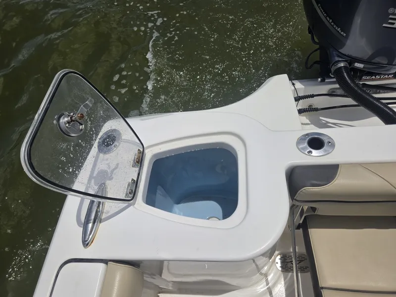 Slide: The Image of Tidewater 232 CC Adventure 2019 - 7817230