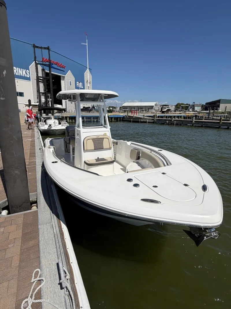 Slide: The Image of Tidewater 232 CC Adventure 2019 - 7816797