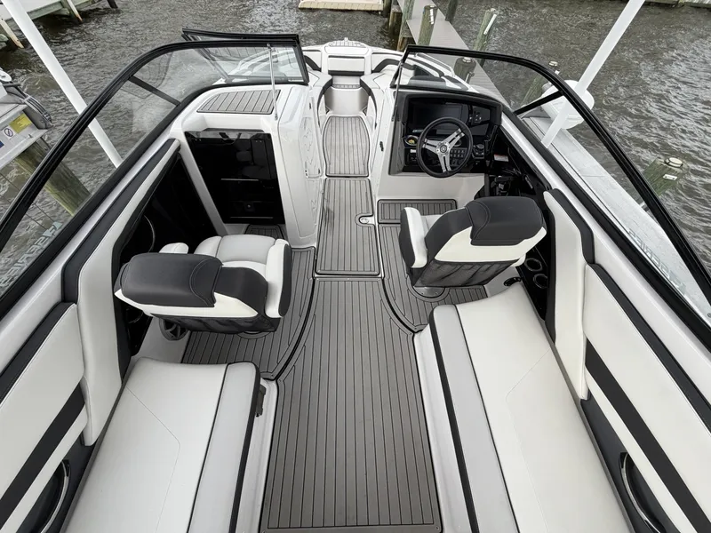 Slide: The Image of Yamaha 242 Limited S E-Series 2020 - 7816642