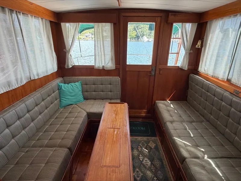 Slide: The Image of Grand Banks 32 Sedan 1980 - 7817409