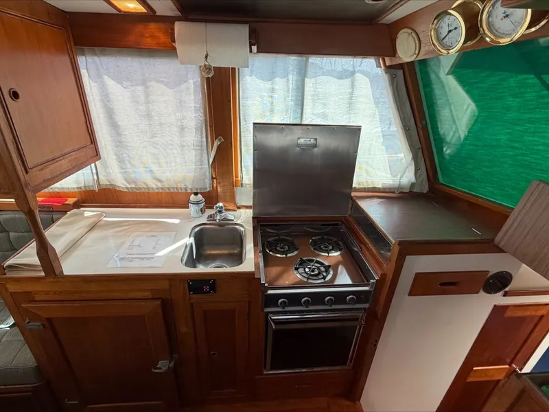 Slide: The Image of Grand Banks 32 Sedan 1980 - 7817411