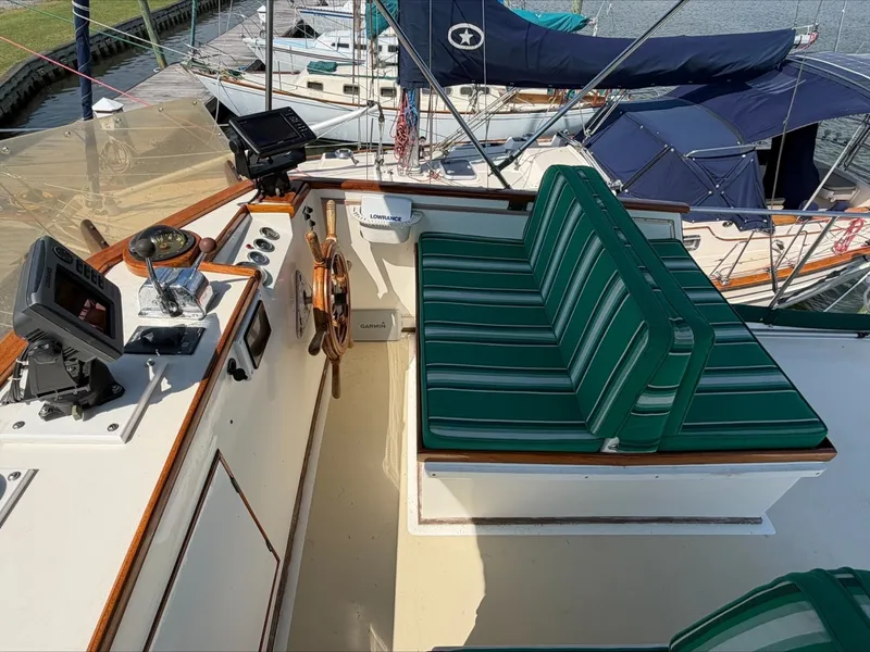 Slide: The Image of Grand Banks 32 Sedan 1980 - 7817428