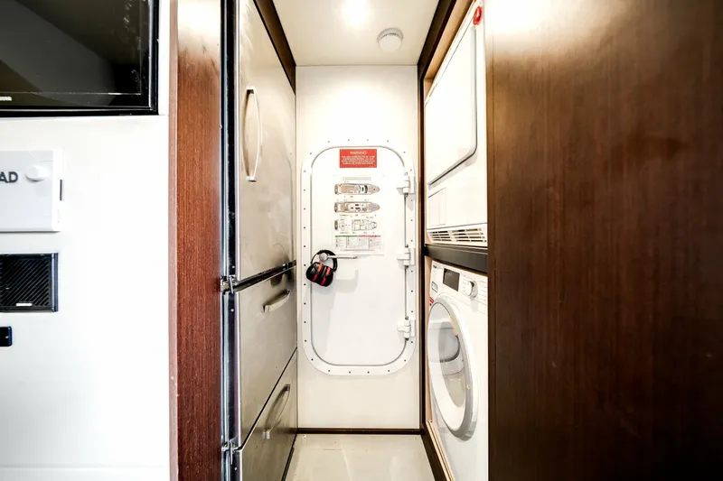 Slide: The Image of Sunseeker 76 Flybridge 2019 - 7927180