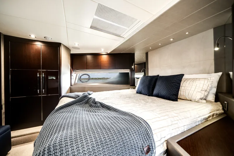 Slide: The Image of Sunseeker 76 Flybridge 2019 - 7927167