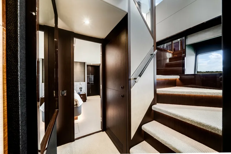Slide: The Image of Sunseeker 76 Flybridge 2019 - 7927158