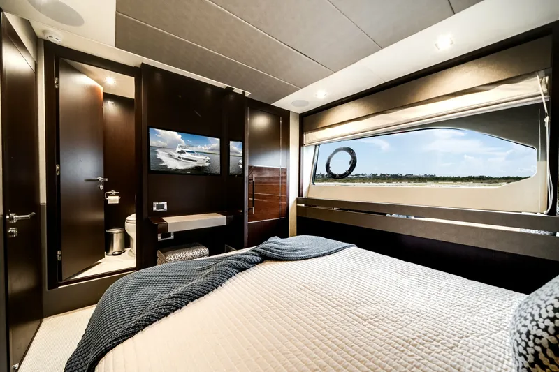 Slide: The Image of Sunseeker 76 Flybridge 2019 - 7927172