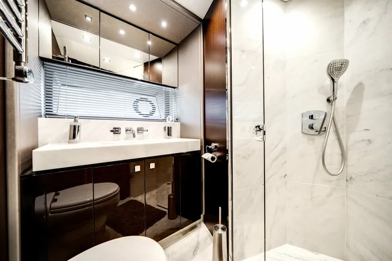 Slide: The Image of Sunseeker 76 Flybridge 2019 - 7927170