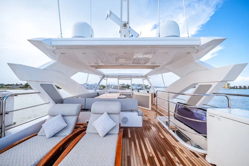 Slide: The Image of Sunseeker 76 Flybridge 2019 - 7927193