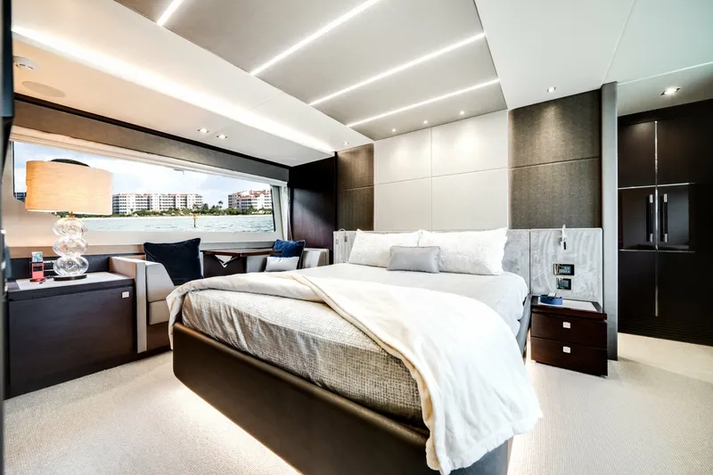 Slide: The Image of Sunseeker 76 Flybridge 2019 - 7927159