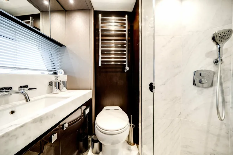 Slide: The Image of Sunseeker 76 Flybridge 2019 - 7927174