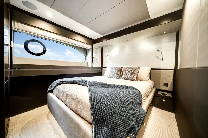 Slide: The Image of Sunseeker 76 Flybridge 2019 - 7927171