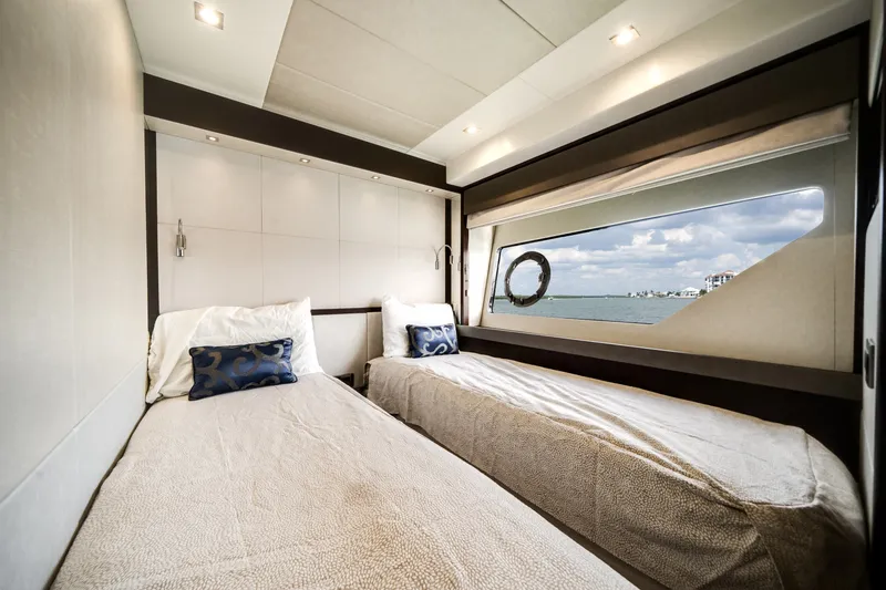 Slide: The Image of Sunseeker 76 Flybridge 2019 - 7927175