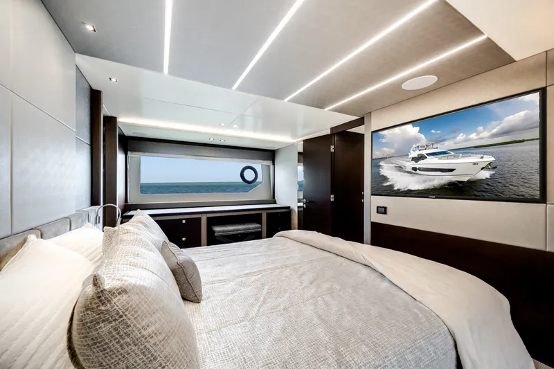 Slide: The Image of Sunseeker 76 Flybridge 2019 - 7927160
