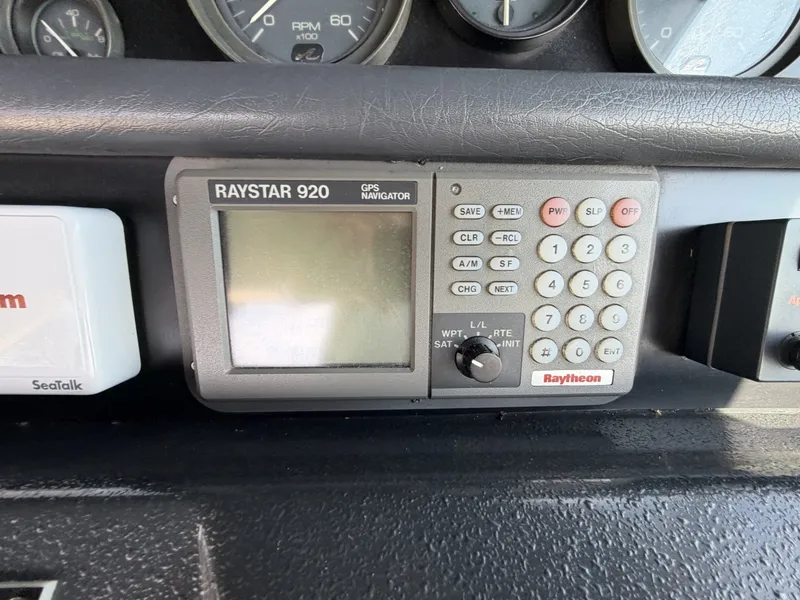 Slide: The Image of Sea Ray 370 Express Cruiser 1993 - 7817466