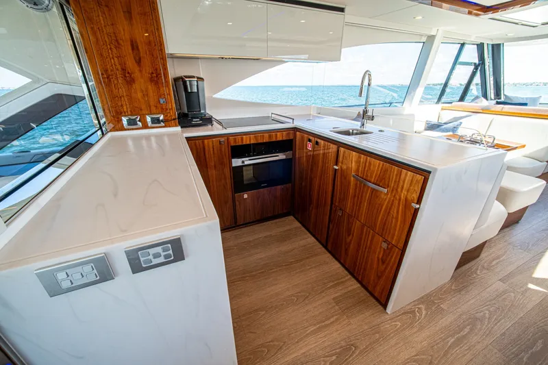 Slide: The Image of Riviera 6800 Sport Yacht Platinum Edition 2025 - 7818273
