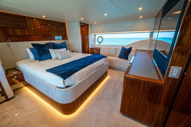 Slide: The Image of Riviera 6800 Sport Yacht Platinum Edition 2025 - 7818301