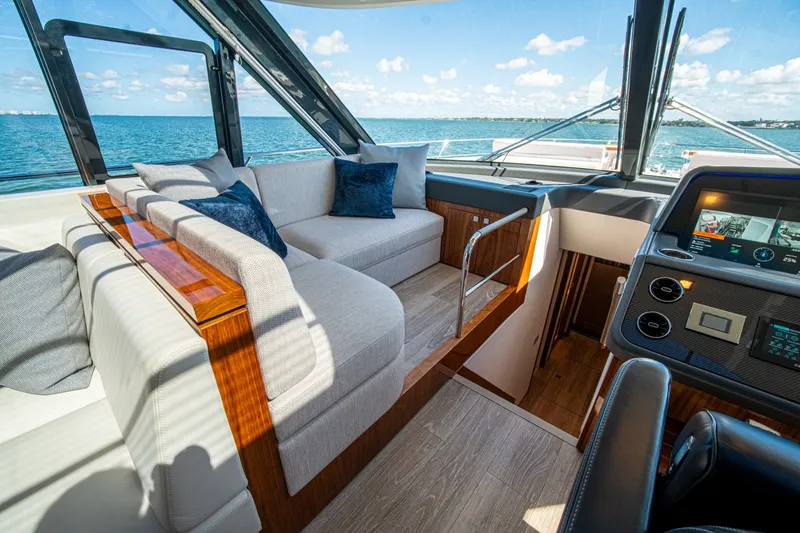Slide: The Image of Riviera 6800 Sport Yacht Platinum Edition 2025 - 7818287