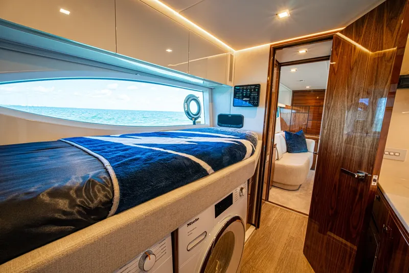 Slide: The Image of Riviera 6800 Sport Yacht Platinum Edition 2025 - 7818307