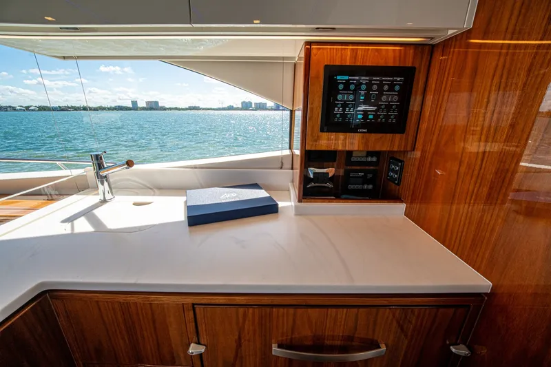 Slide: The Image of Riviera 6800 Sport Yacht Platinum Edition 2025 - 7818275