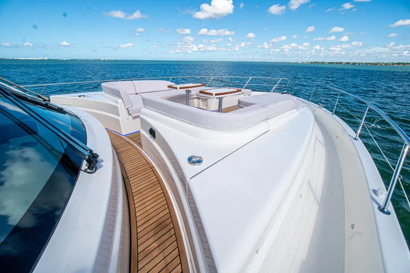 Slide: The Image of Riviera 6800 Sport Yacht Platinum Edition 2025 - 7818317