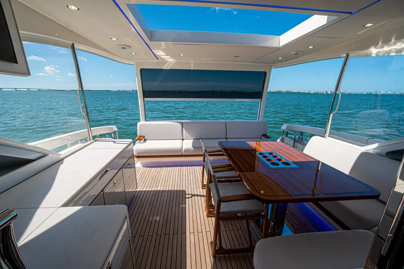 Slide: The Image of Riviera 6800 Sport Yacht Platinum Edition 2025 - 7818286