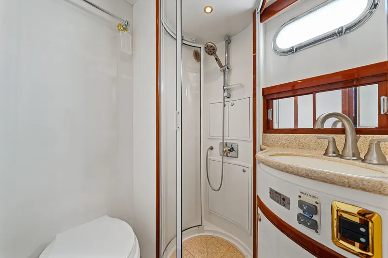 Slide: The Image of Hampton 558 Pilothouse 2005 - 7818065