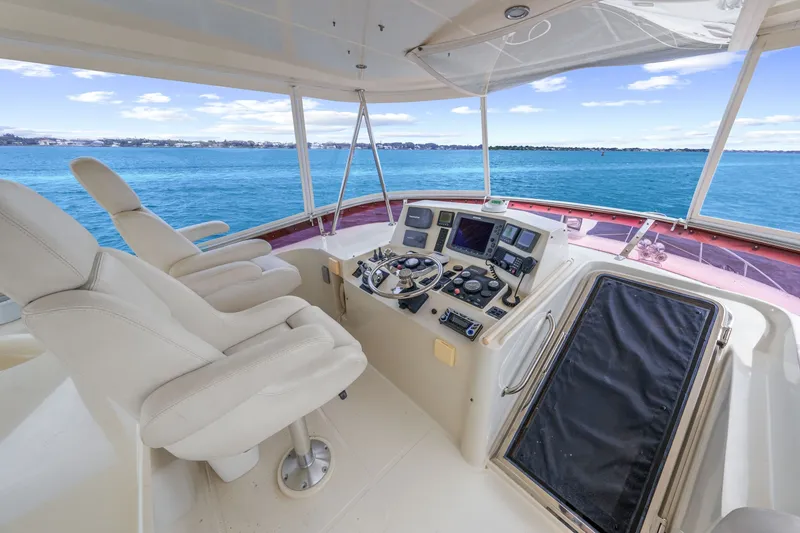 Slide: The Image of Hampton 558 Pilothouse 2005 - 7818017