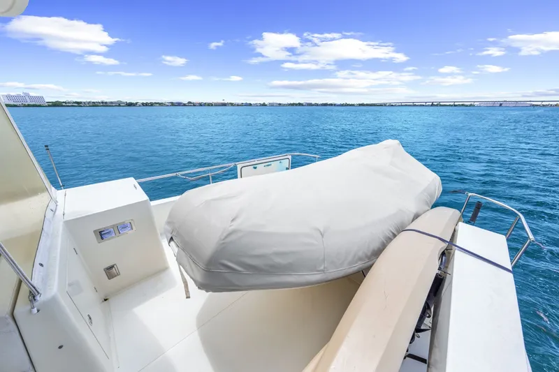 Slide: The Image of Hampton 558 Pilothouse 2005 - 7818011
