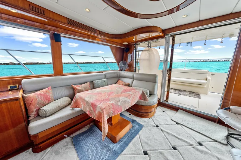 Slide: The Image of Hampton 558 Pilothouse 2005 - 7818022