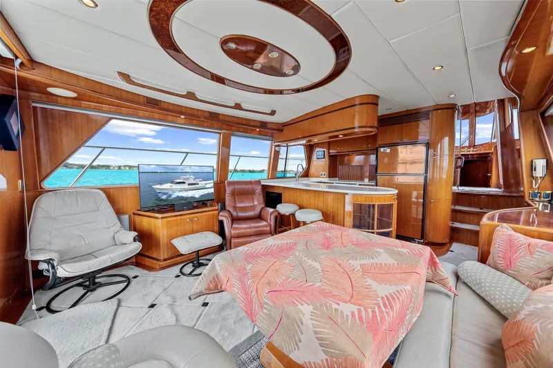 Slide: The Image of Hampton 558 Pilothouse 2005 - 7818023