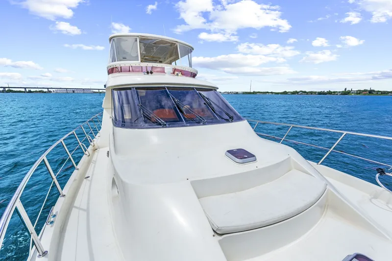 Slide: The Image of Hampton 558 Pilothouse 2005 - 7817996