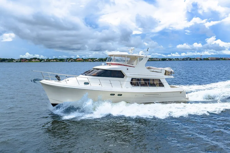 Slide: The Image of Hampton 558 Pilothouse 2005 - 7817932