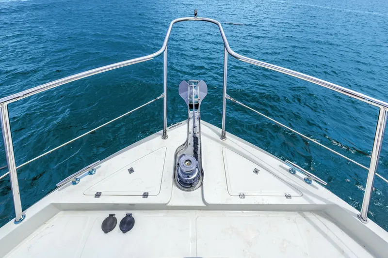 Slide: The Image of Hampton 558 Pilothouse 2005 - 7817999