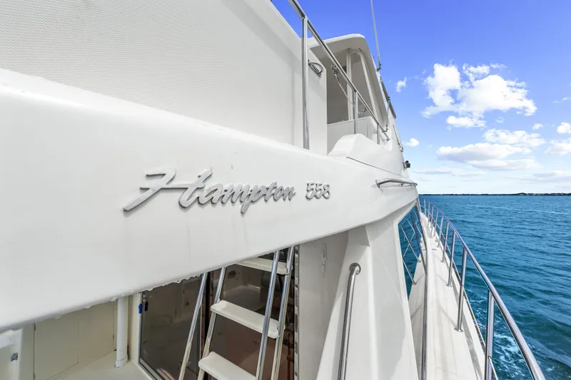 Slide: The Image of Hampton 558 Pilothouse 2005 - 7817986