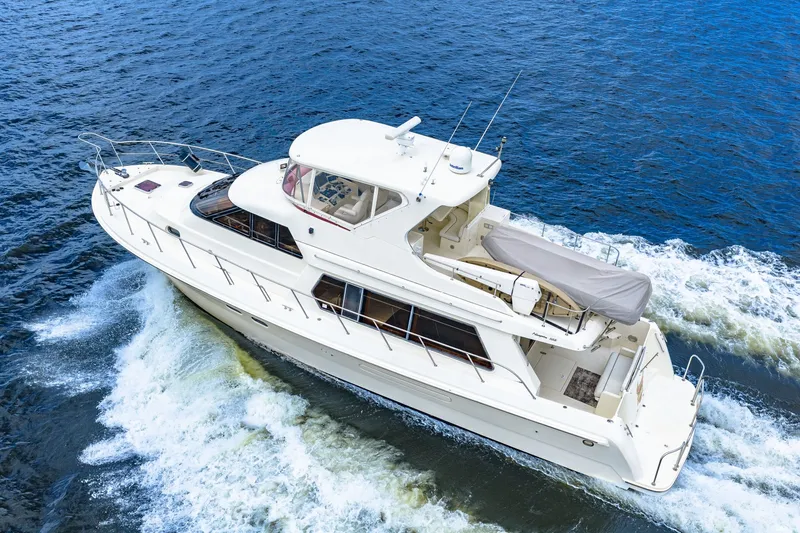 Slide: The Image of Hampton 558 Pilothouse 2005 - 7817942